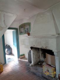 Character stone house to be renovated for sale in Dogliola. Img19