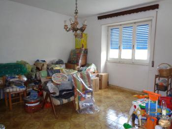 Six-bedrooms country house with 2000 sqm of land. Abruzzo. Img19