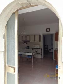 Stone house with large barn and 1700 sqm of land. Abruzzo. Img10