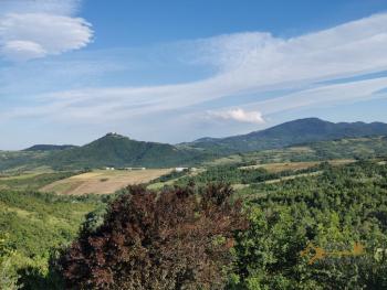 Stone house with large barn and 1700 sqm of land. Abruzzo. Img7