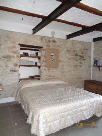 Completely restored stone house with small garden for sale. Img8