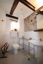 Completely restored stone house with small garden for sale. Img7