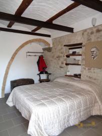 Completely restored stone house with small garden for sale. Img12