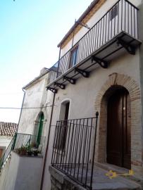 Completely restored stone house with small garden for sale. Img26