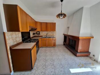 Detached country villa with terrace and 2000 sqm of garden. Img2
