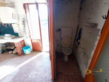 Detached country villa with terrace and 2000 sqm of garden. Img53