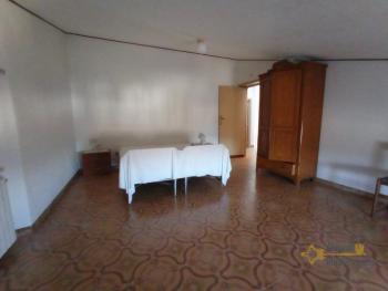 Detached country villa with terrace and 2000 sqm of garden. Img36