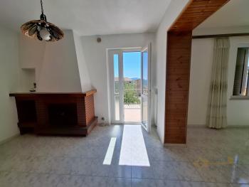 Detached country villa with terrace and 2000 sqm of garden. Img6