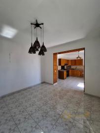 Detached country villa with terrace and 2000 sqm of garden. Img10