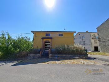Detached country villa with terrace and 2000 sqm of garden. Img52