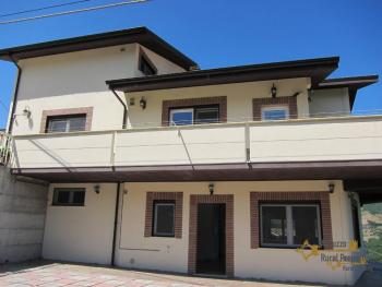 Fabulous villa in perfect conditions with panoramic terrace, lake view and garden. Pietraferrazzana Img67