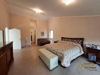 Fabulous villa in perfect conditions with panoramic terrace, lake view and garden. Pietraferrazzana Img60