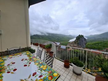 Fabulous villa in perfect conditions with panoramic terrace, lake view and garden. Pietraferrazzana Img7