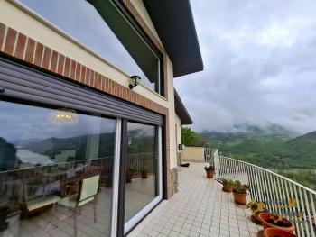 Fabulous villa in perfect conditions with panoramic terrace, lake view and garden. Pietraferrazzana Img17