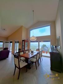 Fabulous villa in perfect conditions with panoramic terrace, lake view and garden. Pietraferrazzana Img12