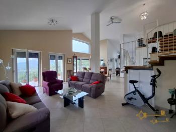 Fabulous villa in perfect conditions with panoramic terrace, lake view and garden. Pietraferrazzana Img25