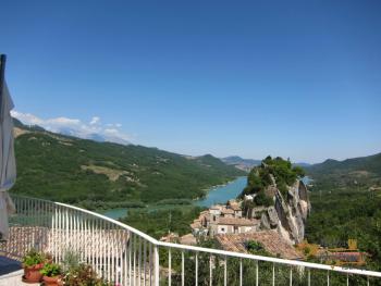 Fabulous villa in perfect conditions with panoramic terrace, lake view and garden. Pietraferrazzana Img15