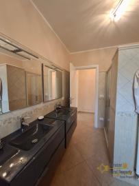 Fabulous villa in perfect conditions with panoramic terrace, lake view and garden. Pietraferrazzana Img39