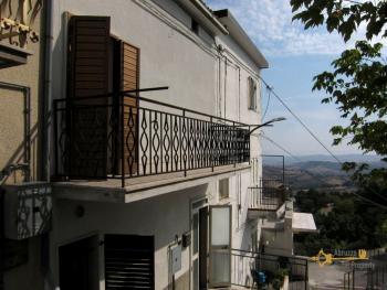 Habitable two bedrooms townhouse for sale in Casalanguida. Img2