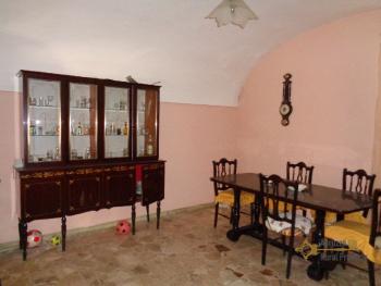 Habitable townhouse with garage and cellar for sale. Abruzzo. Img4